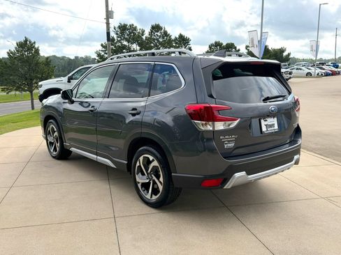 Used 2022 Subaru Forester Touring AWD/4WD image 4