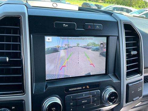 Used 2018 Ford F150 Lariat w/ Equipment Group 502A Luxury AWD/4WD image 23