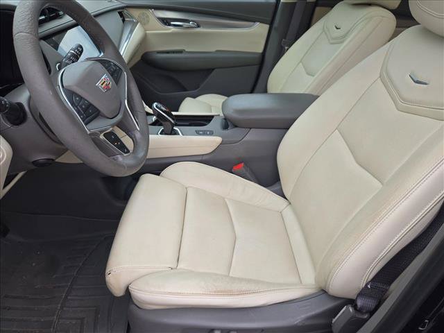 Used 2017 Cadillac XT5 Premium Luxury FWD image 14