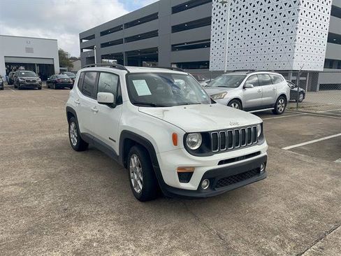 Used 2020 Jeep Renegade Latitude w/ Popular Equipment Group image 5