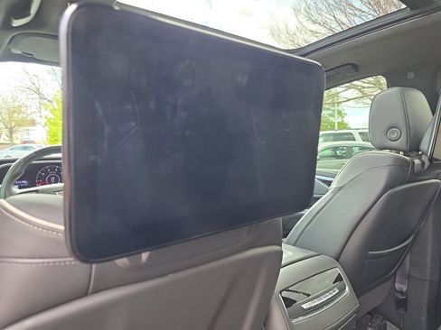 Certified 2023 Cadillac Escalade ESV V image 19