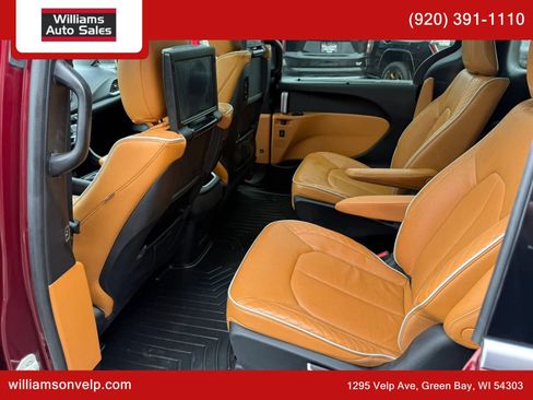 Used 2022 Chrysler Pacifica Pinnacle AWD/4WD image 12