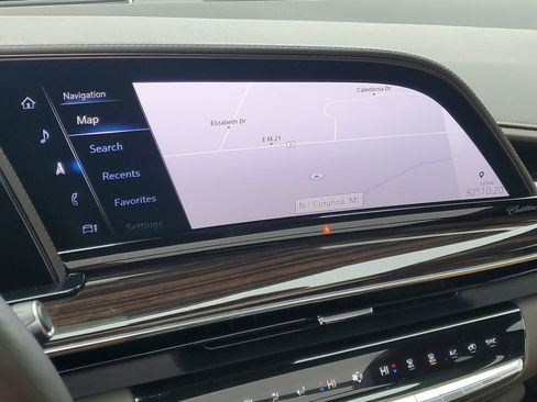 Used 2023 Cadillac Escalade Premium Luxury image 18