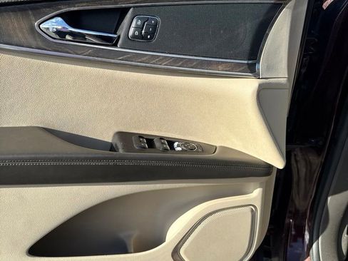 Used 2017 Lincoln MKX Select w/ Select Plus Package FWD image 8