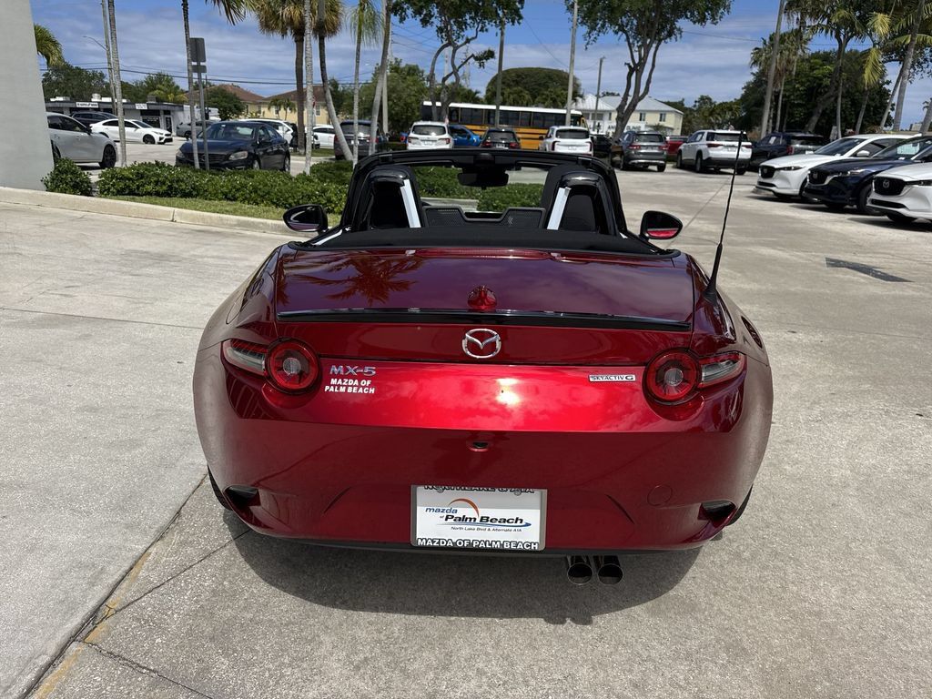 New 2026 MAZDA MX-5 Miata Club w/ Interior Package RWD image 2