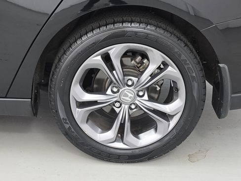 Certified 2024 Honda Accord EX image 32