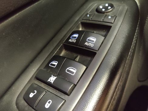 Used 2018 Jeep Grand Cherokee Altitude image 27