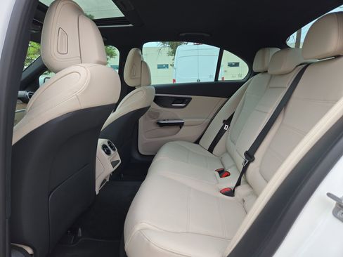 Used 2025 Mercedes-Benz C 300 4MATIC Sedan image 13