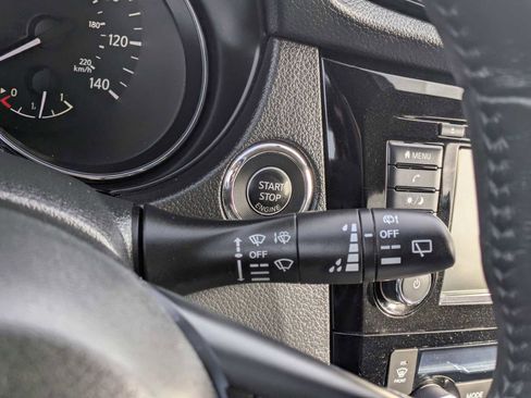 Used 2018 Nissan Rogue SV image 26