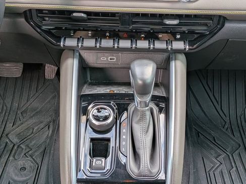 Used 2023 Chevrolet Colorado ZR2 w/ ZR2 Convenience Package III AWD/4WD image 19