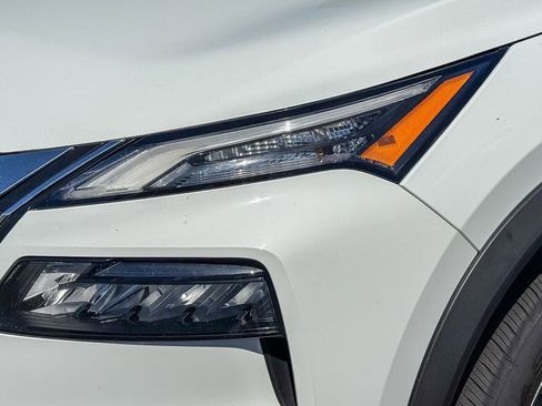 Used 2023 Nissan Rogue S AWD/4WD image 4