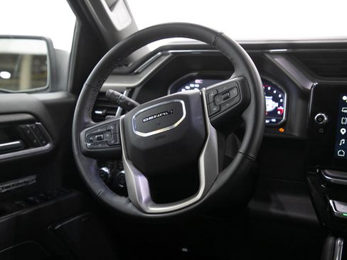 Used 2025 GMC Sierra 1500 Denali w/ Technology Package AWD/4WD image 14