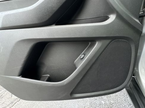 Used 2021 Chevrolet Traverse LT image 25