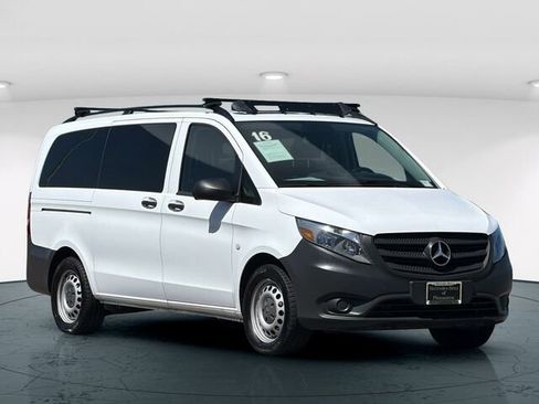 Used 2016 Mercedes-Benz Metris Passenger image 9