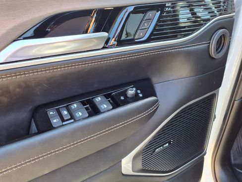 New 2026 Jeep Grand Wagoneer L 4WD image 10