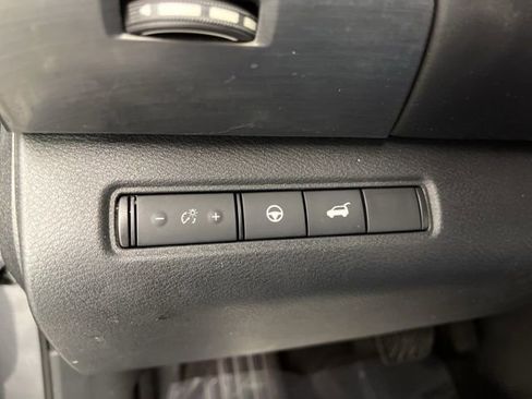 Used 2023 Nissan Pathfinder SL w/ SL Premium Package AWD/4WD image 30