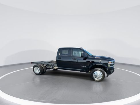 New 2026 RAM 4500 4x4 Crew Cab DRW w/ Laramie Trim Package image 9