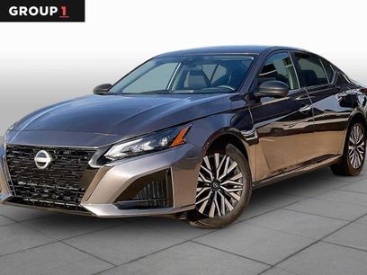 Used 2025 Nissan Altima 2.5 SV