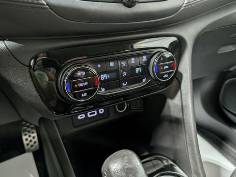 Used 2023 Buick Encore GX Select w/ Sport Touring Package image 23