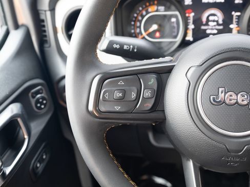 Used 2024 Jeep Wrangler Sport AWD/4WD image 5