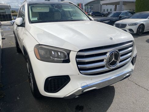 Used 2024 Mercedes-Benz GLS 450 4MATIC image 2