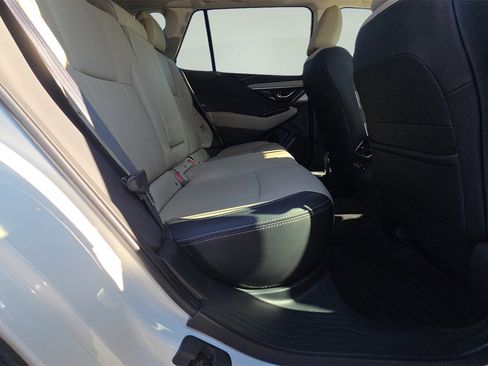 Used 2021 Subaru Outback Limited image 14