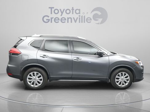 Used 2017 Nissan Rogue S w/ Appearance Package FWD image 16