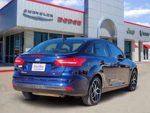 Used 2017 Ford Focus SEL image 5