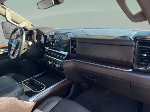 Used 2024 GMC Sierra 2500 SLT w/ SLT Premium Package image 36