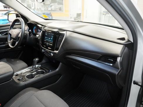 Used 2018 Chevrolet Traverse LS FWD image 32