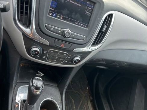 Used 2020 Chevrolet Equinox LT image 18
