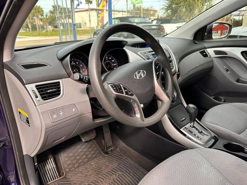Used 2013 Hyundai Elantra GLS w/ Preferred Pkg image 10