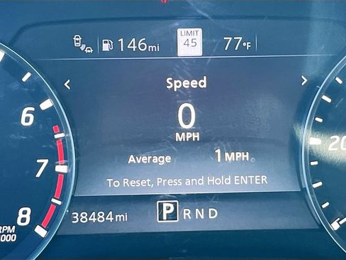 Used 2020 Nissan Titan SL w/ Moonroof Package RWD image 12