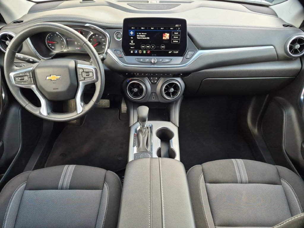 Used 2025 Chevrolet Blazer LT FWD image 23
