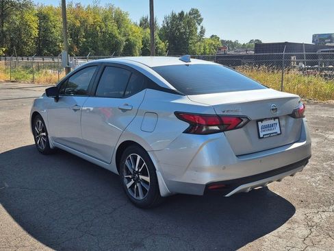 Used 2021 Nissan Versa SV image 6