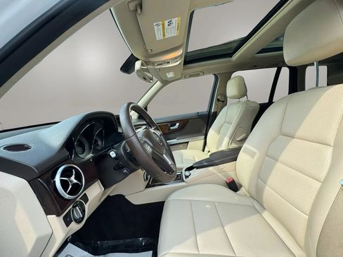Used 2015 Mercedes-Benz GLK 350 4MATIC image 11