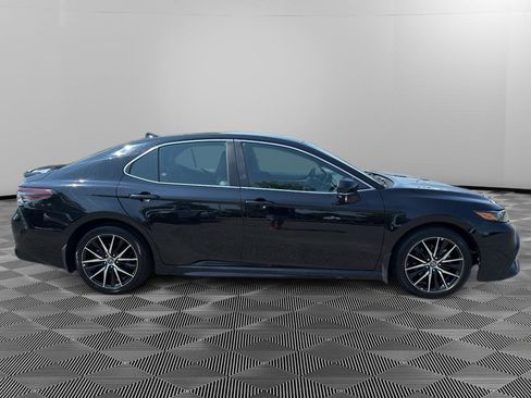 Used 2023 Toyota Camry SE image 8