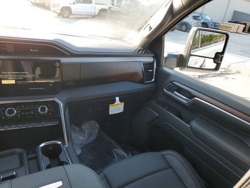 New 2026 GMC Sierra 2500 Denali w/ Denali Reserve Package image 16