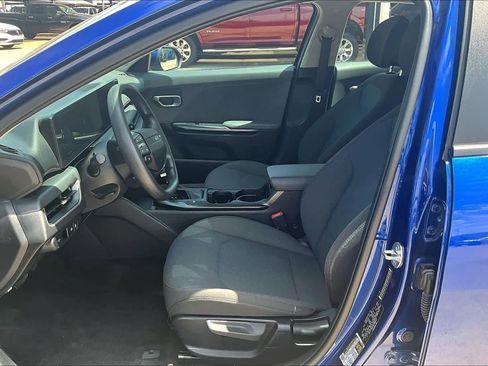 Used 2025 Kia K4 FWD image 8