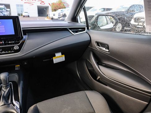 Certified 2026 Toyota Corolla SE w/ Black Out Package (TMS) FWD image 5