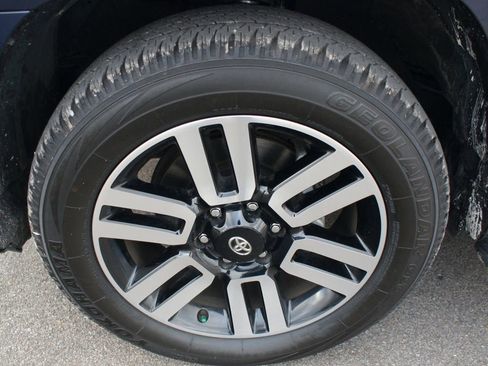 Used 2024 Toyota 4Runner Limited image 27