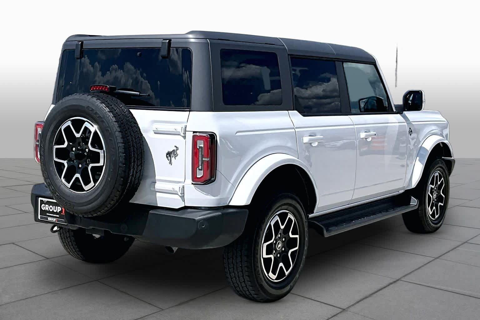 Used 2025 Ford Bronco Outer Banks AWD/4WD image 12