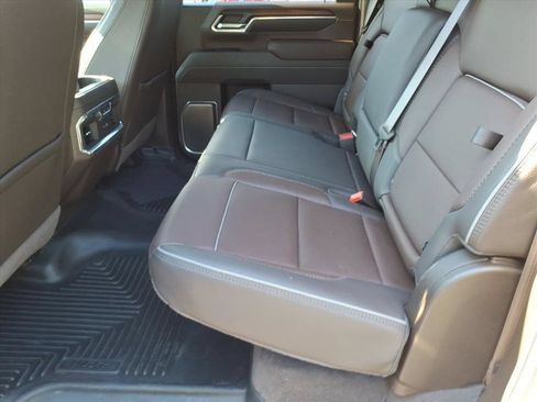 Used 2025 GMC Sierra 2500 Denali w/ Technology Package AWD/4WD image 12
