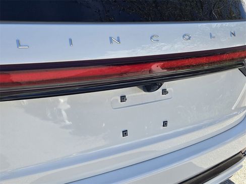 Used 2025 Lincoln Aviator Reserve w/ Luxury Package image 9