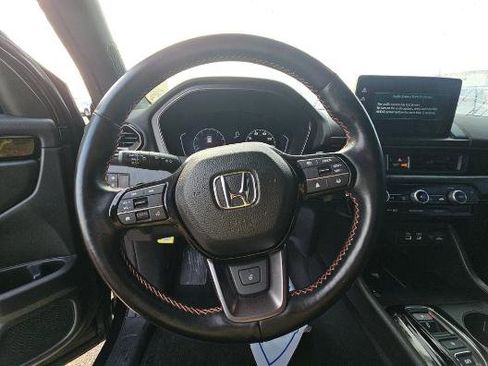 Used 2023 Honda Pilot TrailSport image 5