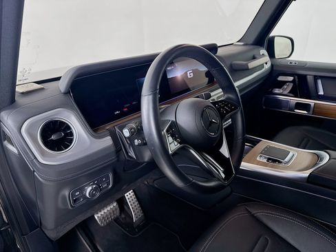 Used 2025 Mercedes-Benz G 550 image 7
