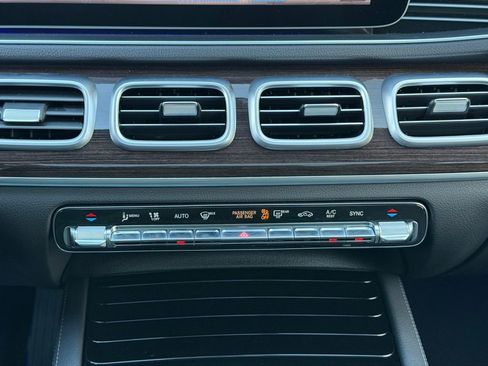 Used 2024 Mercedes-Benz GLE 350 4MATIC w/ 3rd Row Seat Package image 29