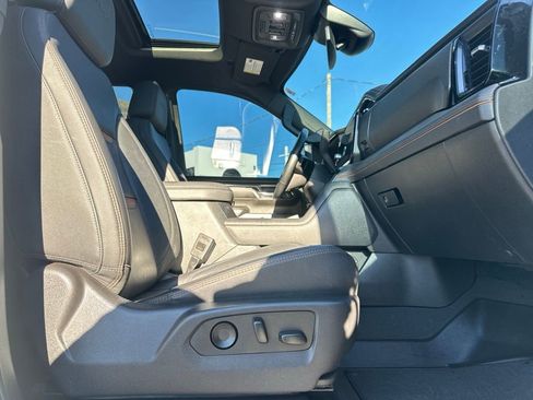 Used 2024 GMC Sierra 2500 AT4 w/ AT4 Preferred Package image 30