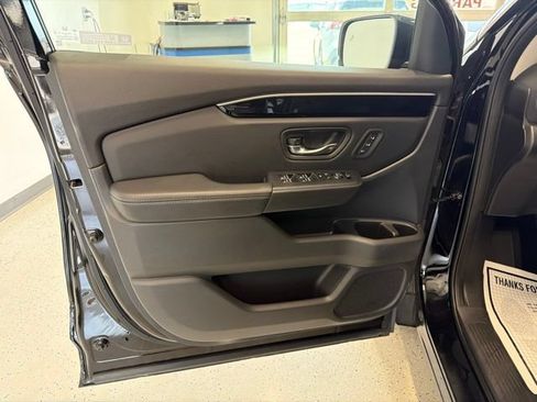 Used 2023 Honda Pilot Touring image 48