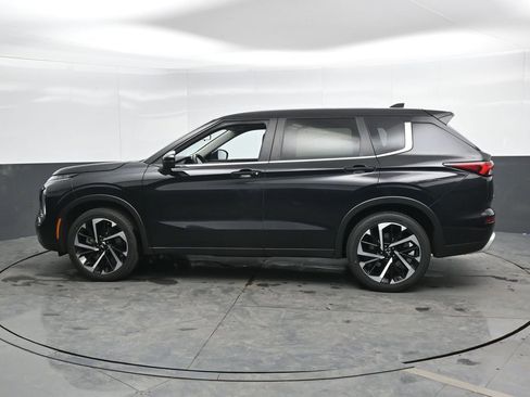 Used 2024 Mitsubishi Outlander SE image 8